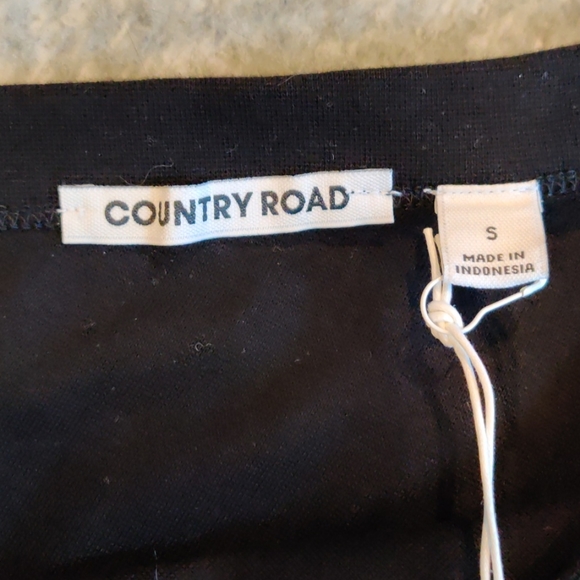 *Clearance sale* Country Road black one shoulder knit T-shirt size S - Picture 3 of 5